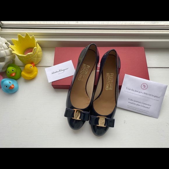Salvatore Ferragamo Shoes - Salvatore Ferragamo Vara Bow Patent Leather Pump